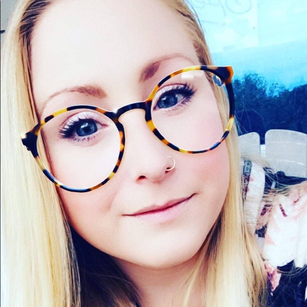 Meet your Posher, Janelle
